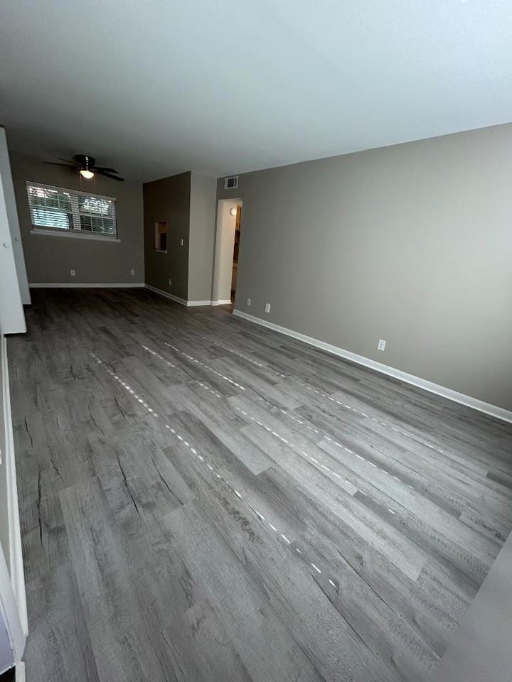 2056 Vineville Ave - Photo 2 of 9