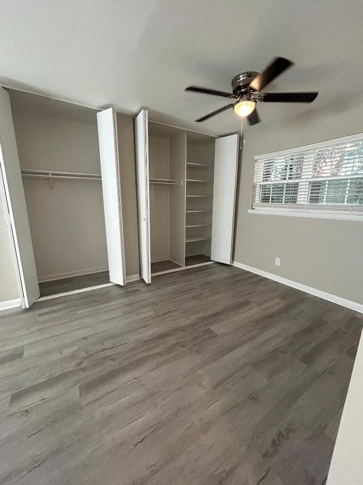 2056 Vineville Ave - Photo 3 of 9
