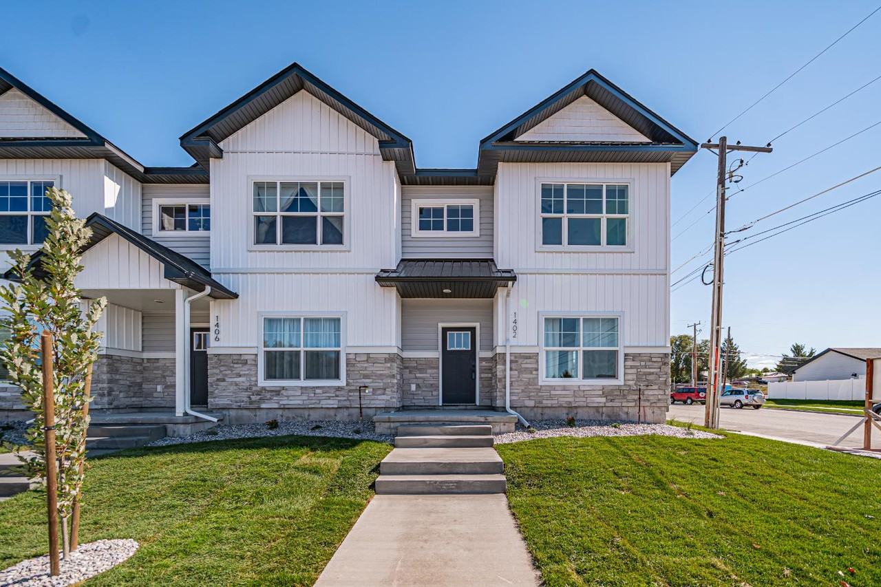 1475 Elmore Ave - Photo 4 of 20