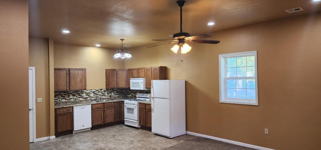 315 S 4th St. - Photo 3 of 12