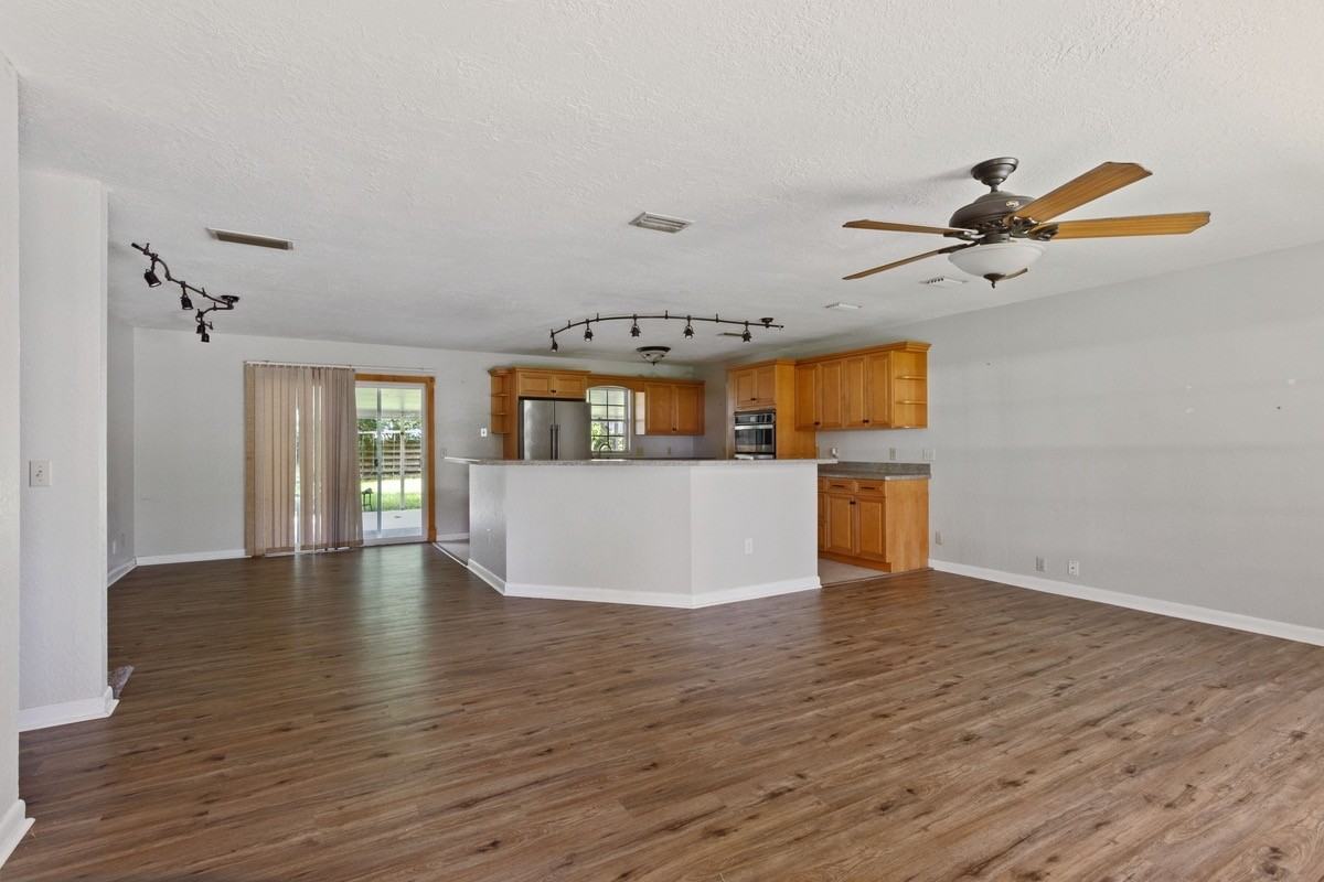 102 Rebecca Ln - Photo 3 of 17