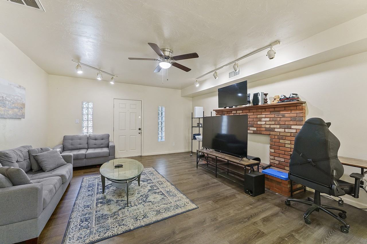 535 S Temple St #6 - Photo 3 of 11