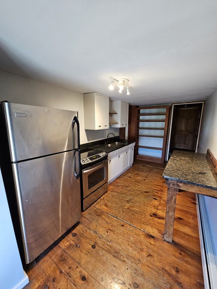 586 S Main St #4 - Photo 3 of 13