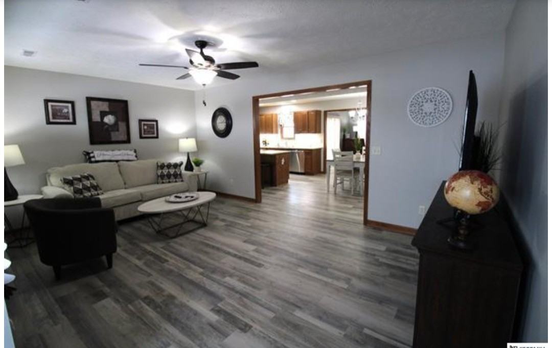 1279 S 13th Ave #NA - Photo 2 of 12