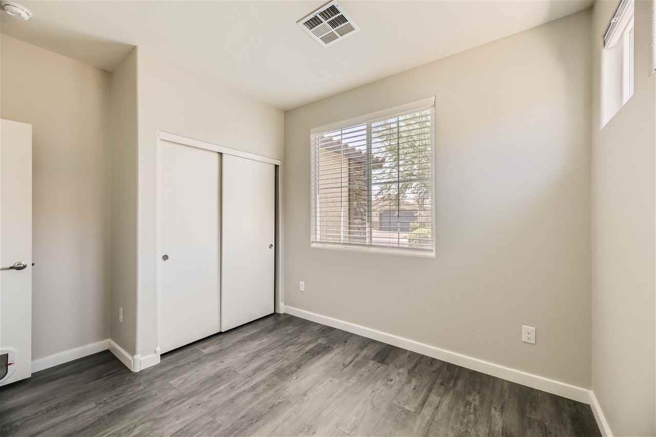 5862 Peridot Falls Ave #NA - Photo 3 of 11