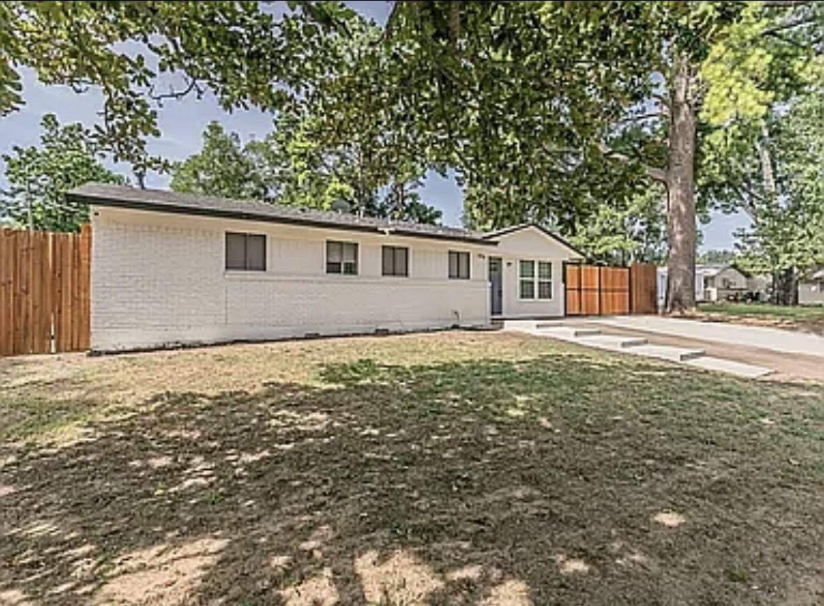 1916 Dogwood Dr #NA - Photo 3 of 30