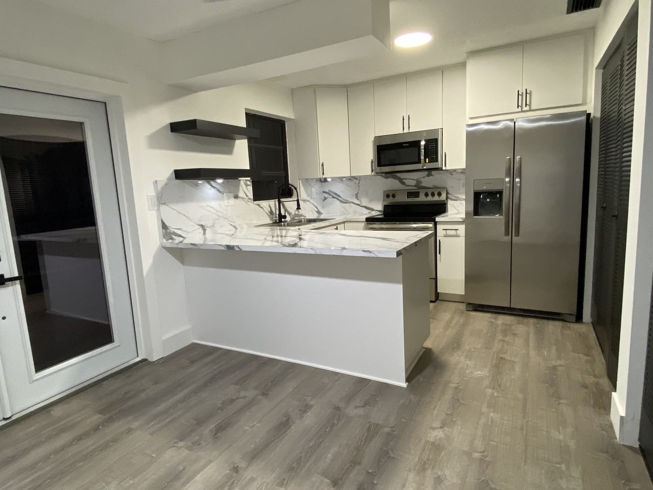 407 Northwest 44th Avenue #B - Photo 5 of 13