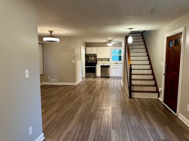 1612 Grove Ave #NA - Photo 2 of 17