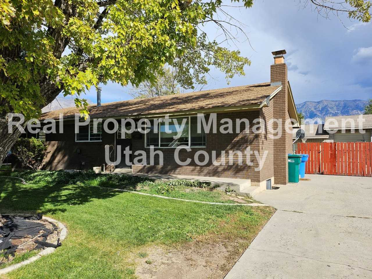 348 N 850 W - Photo 2 of 28