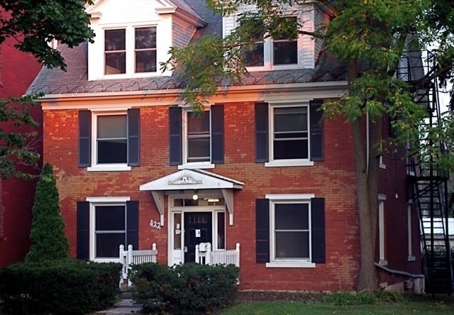 622 W College Ave - Photo 2 of 7