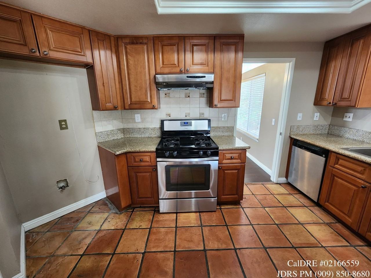 13570 Amanda St - Photo 3 of 18