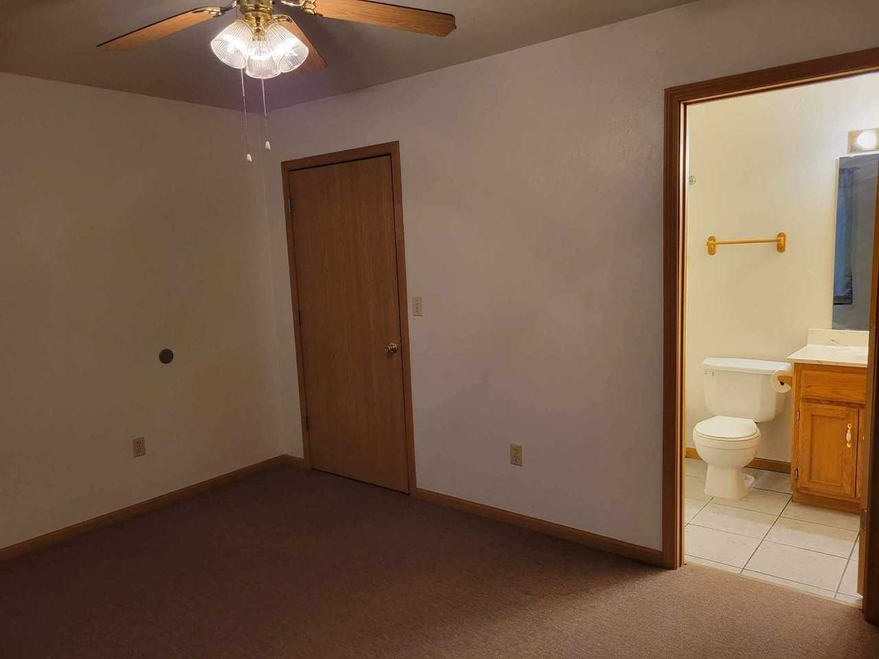 1226 Lake Dr - Photo 2 of 8