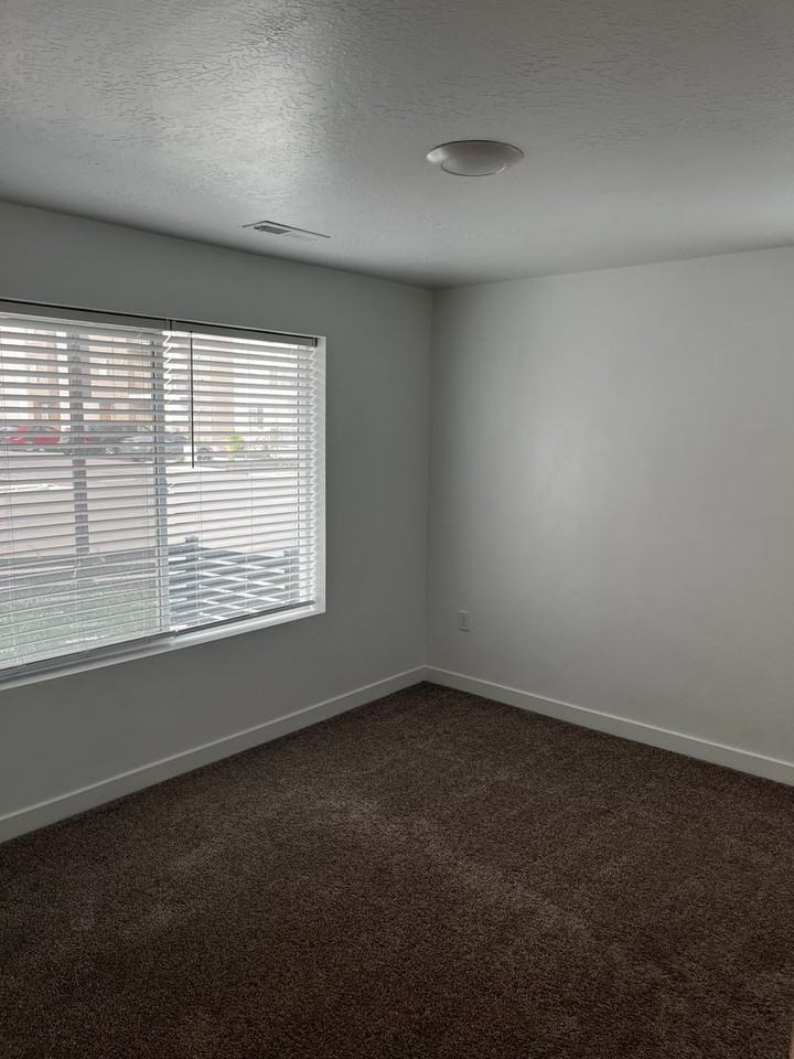 1142 W 310 S - Photo 3 of 14