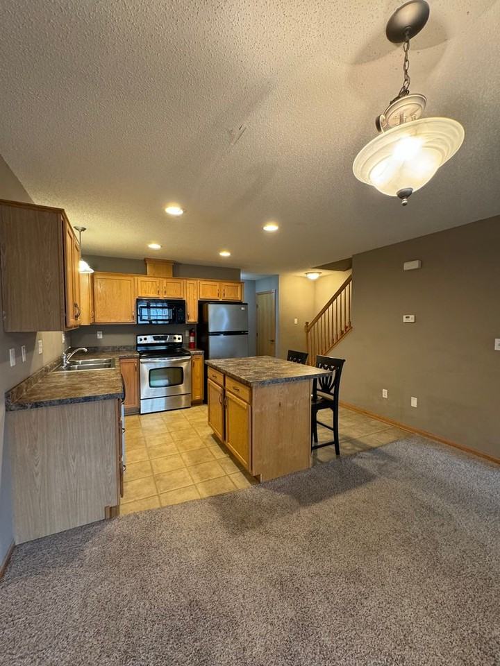 3022 Venice Ln Nw - Photo 6 of 14