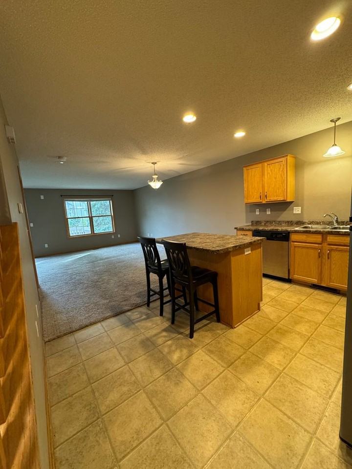 3022 Venice Ln Nw - Photo 7 of 14