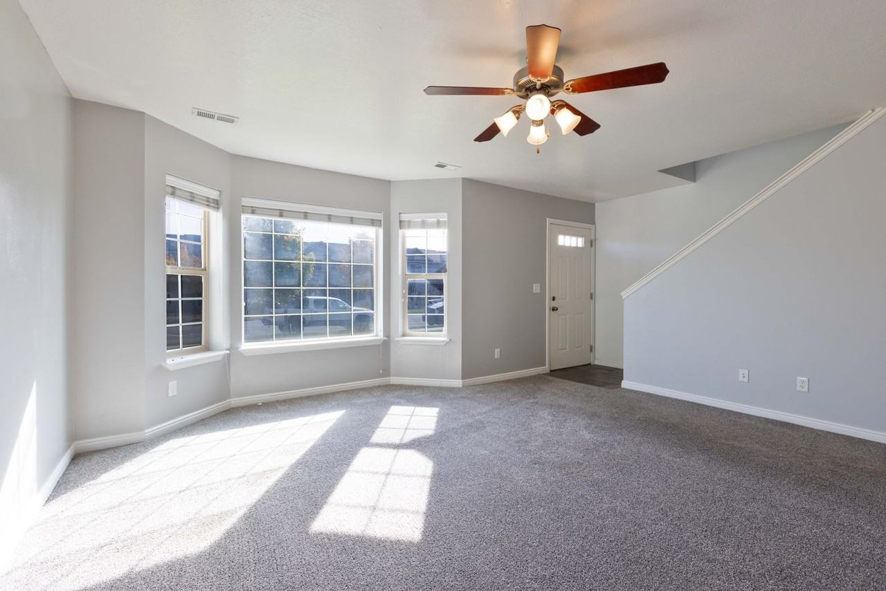 602 Trejo St - Photo 4 of 24