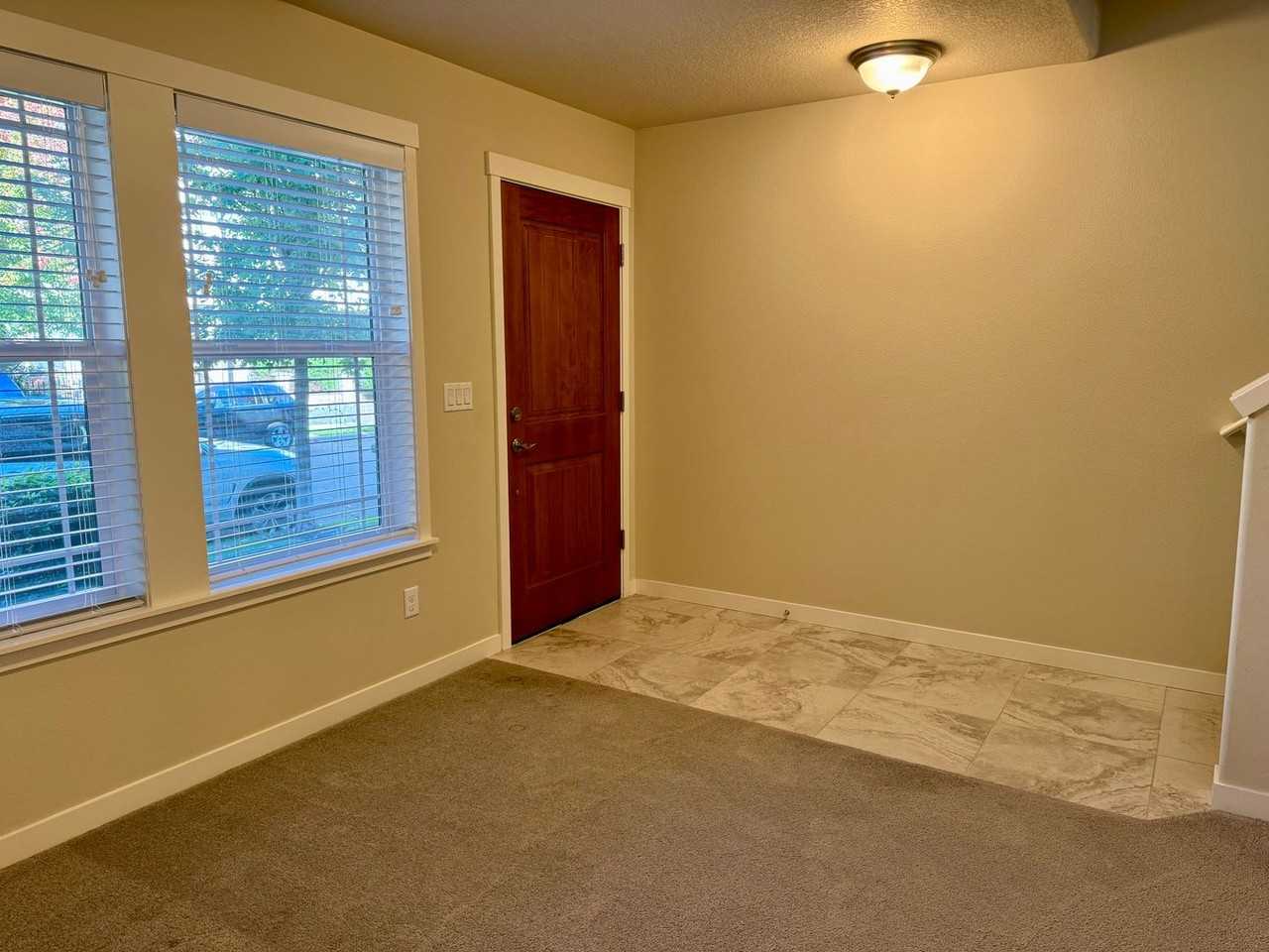 28523 Southwest Paris Avenue - Photo 2 of 32