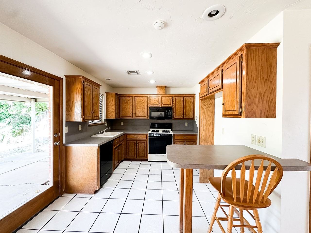 7217 Bernadine Ln - Photo 5 of 13