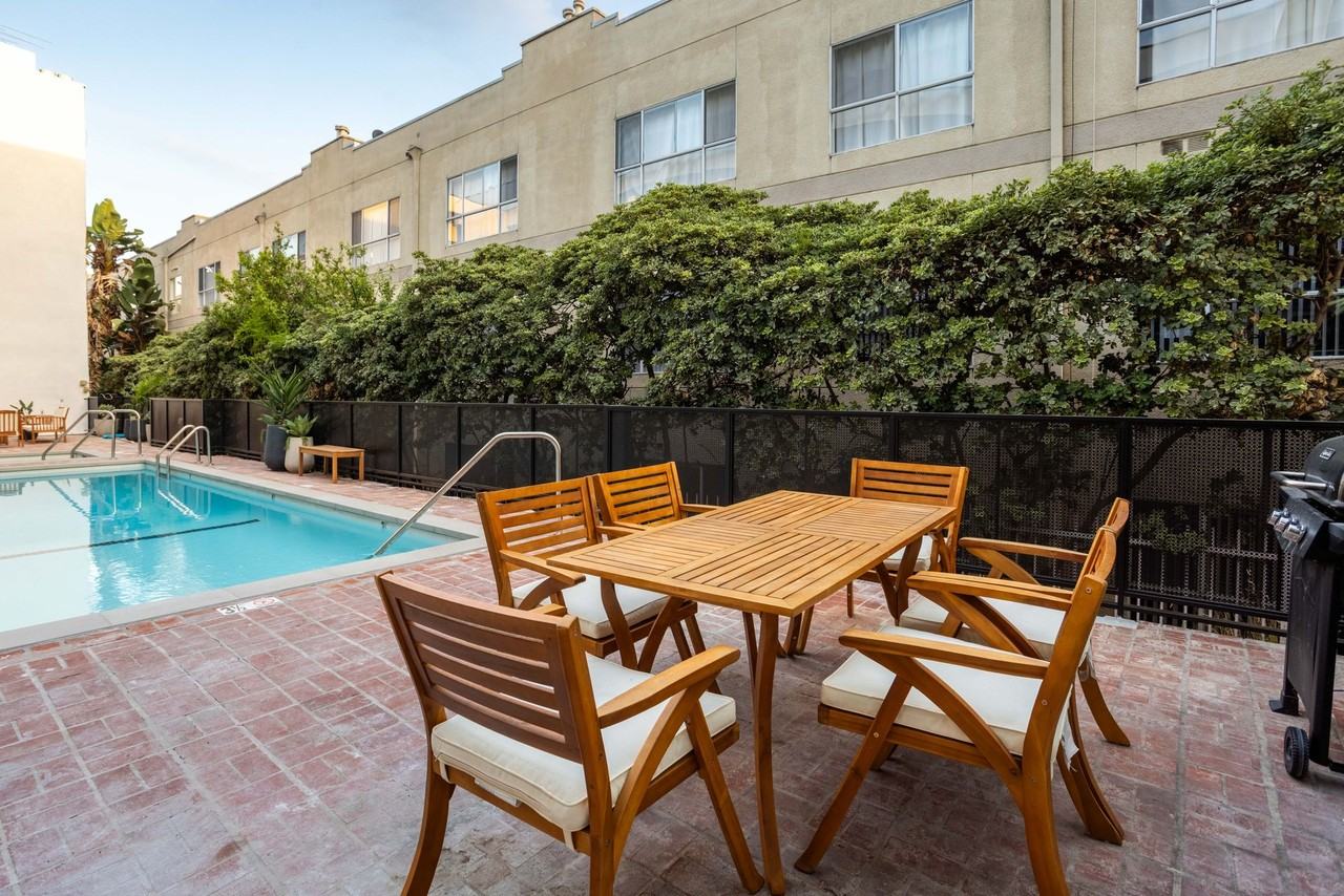 Larrabee Square Apartments - Photo 3 of 19