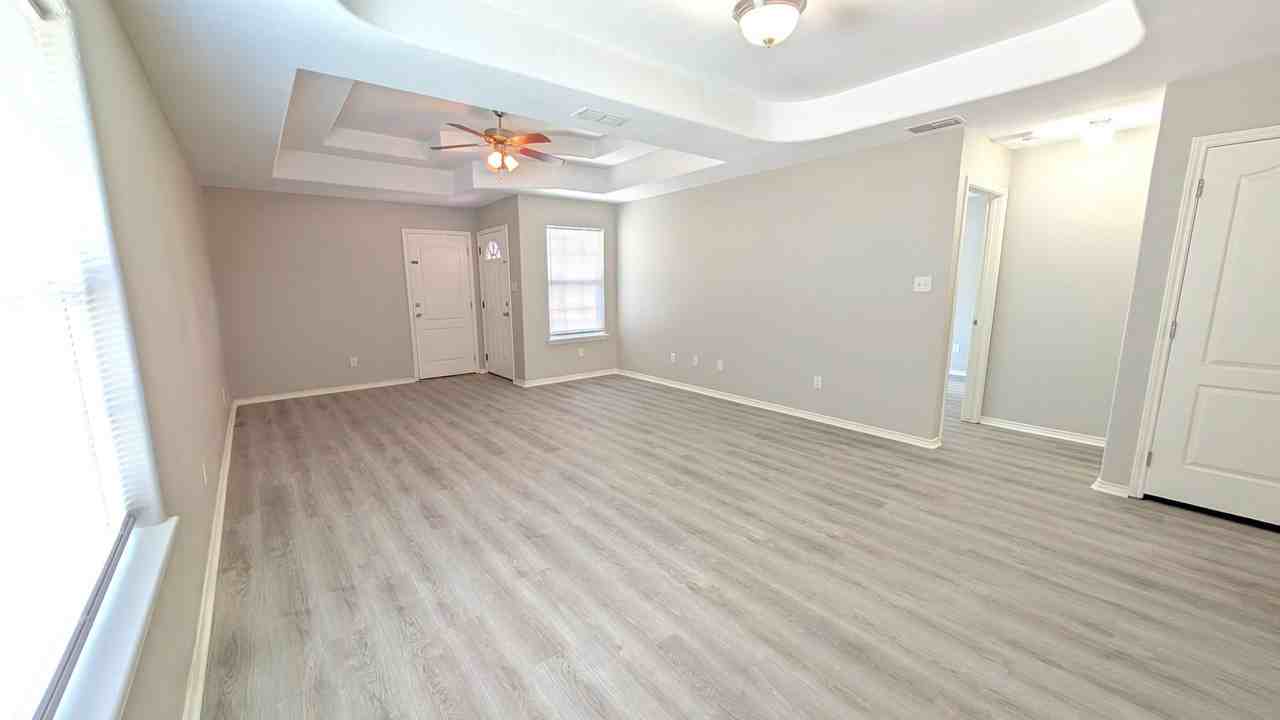 3601 N. Arroyo Park Ln. - Photo 2 of 21