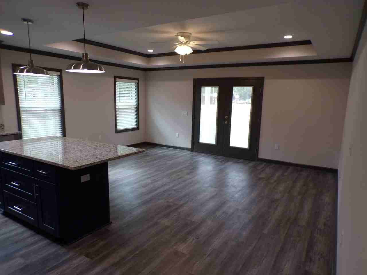 Shady Oak Apartments - Photo 3 of 11