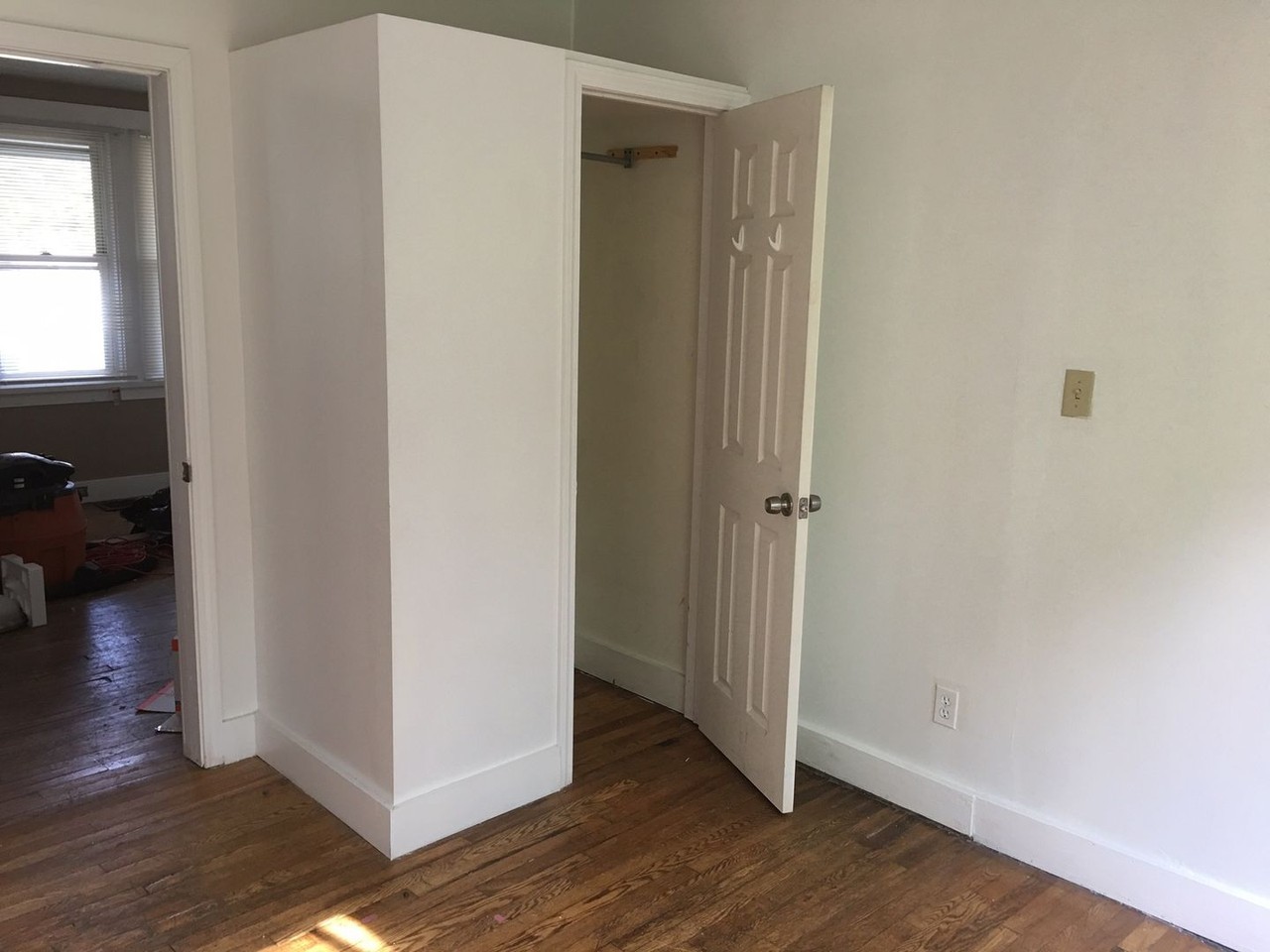 3303 Parkview Ave - Photo 4 of 10
