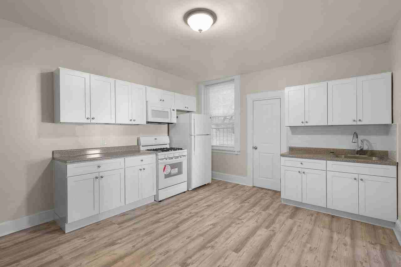 240 Clinton Terrace - Photo 2 of 7