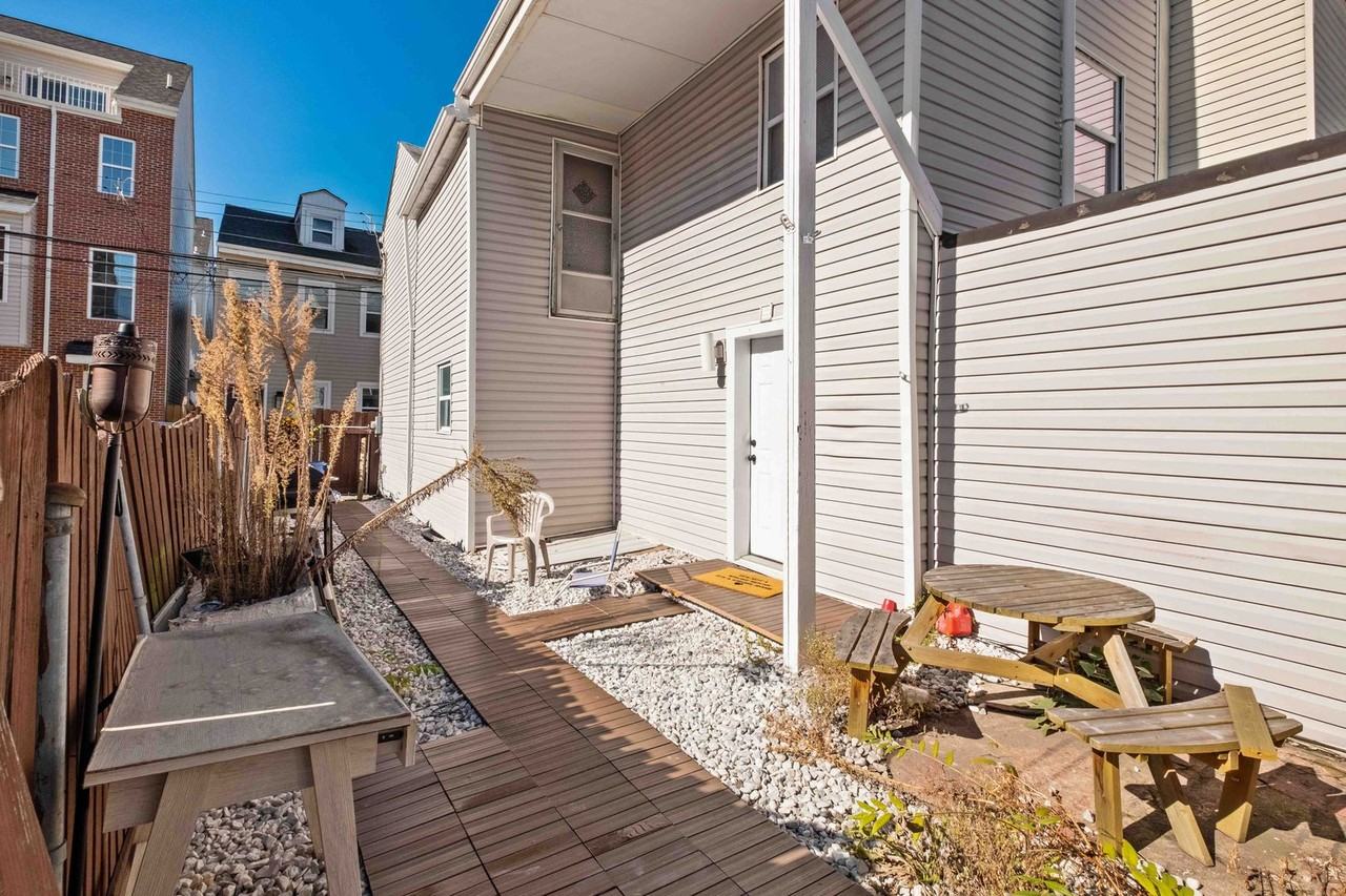 37 Uxor Way - Photo 4 of 27