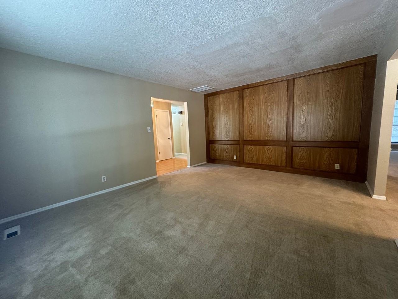 8406 S Gary Ave - Photo 6 of 42