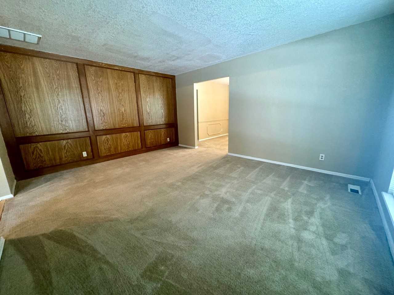 8406 S Gary Ave - Photo 7 of 42