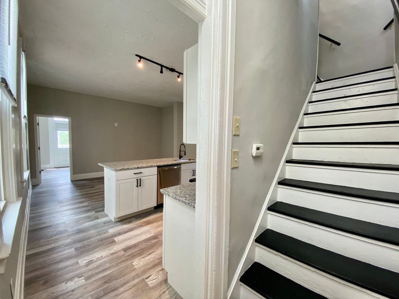 256 Klotter Ave - Photo 6 of 40