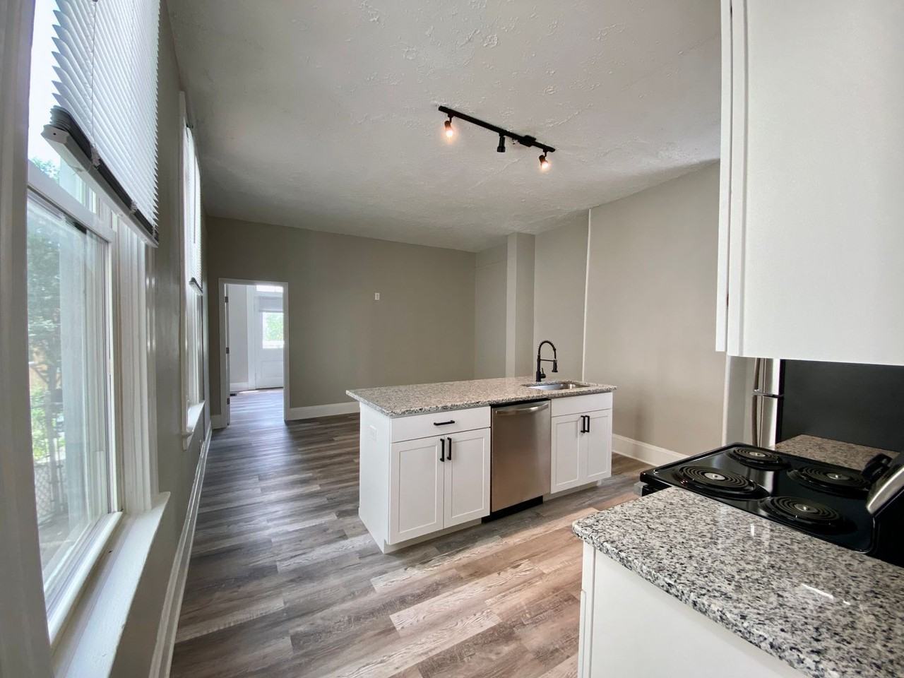256 Klotter Ave - Photo 7 of 40