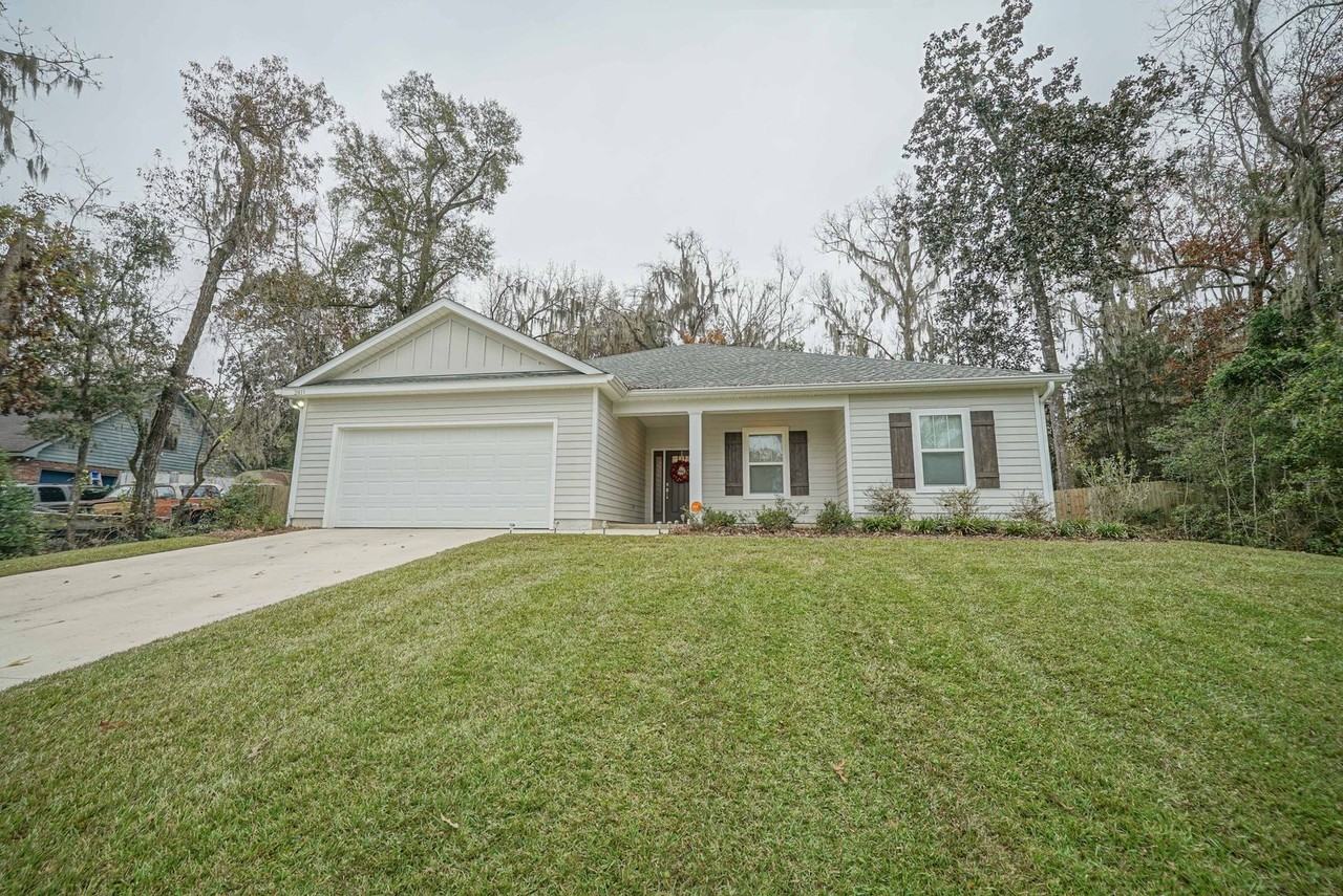 2411 Mexia Ave - Photo 2 of 34