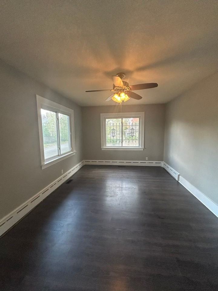 301 W Foster Pkwy - Photo 2 of 7