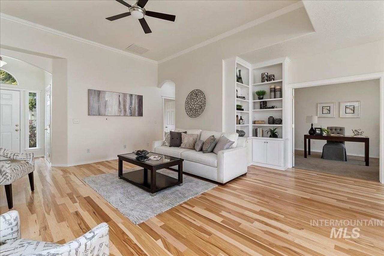 806 S Gray Eagle Way - Photo 4 of 23