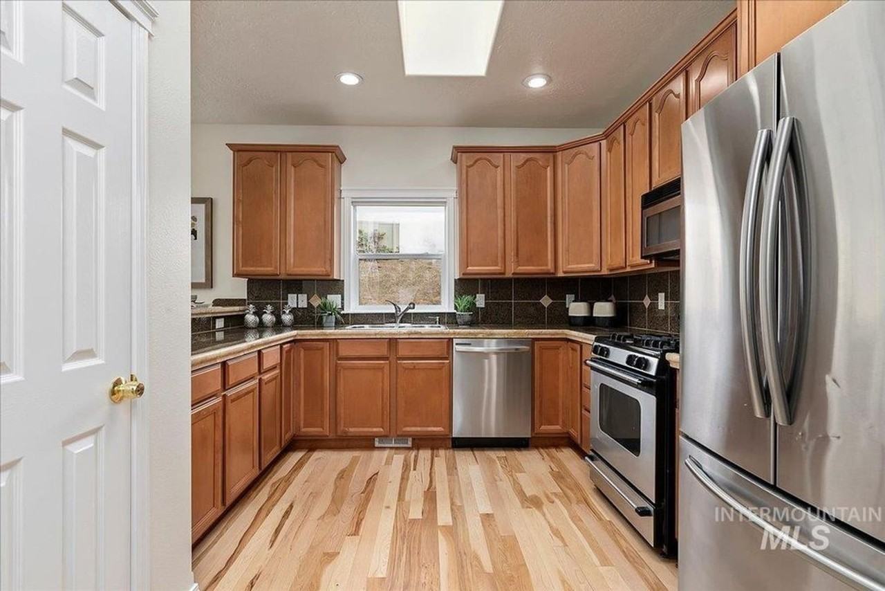 806 S Gray Eagle Way - Photo 7 of 23