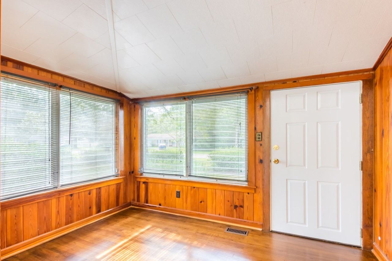 222 W Myrtle Ave - Photo 4 of 20