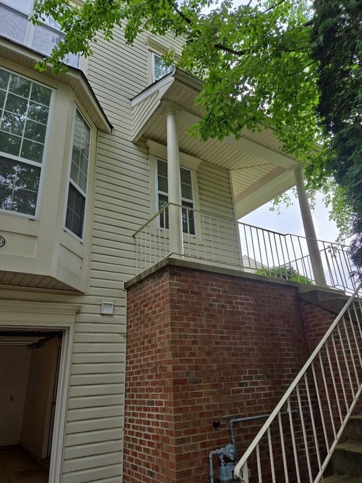 520 Southhampton Ln - Photo 2 of 12