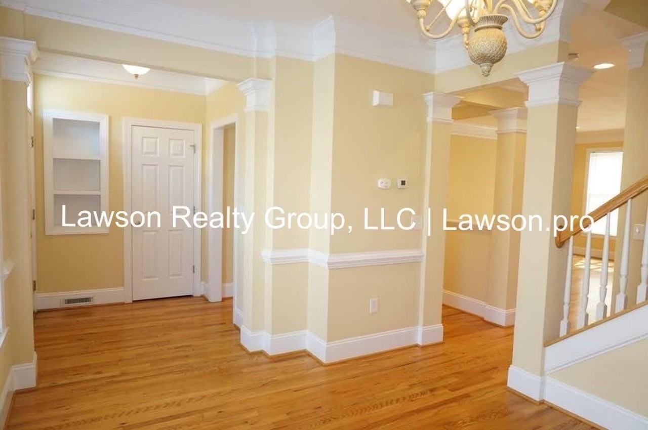 3822 Greenway Dr - Photo 3 of 16