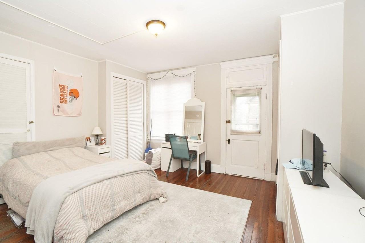 2417 Fairview Ave - Photo 3 of 42