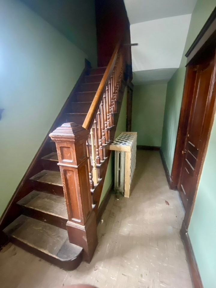 2365 Victor St - Photo 4 of 18