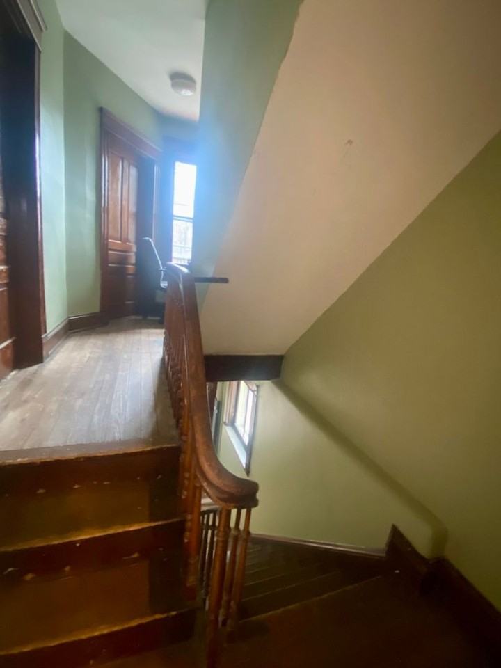 2365 Victor St - Photo 5 of 18