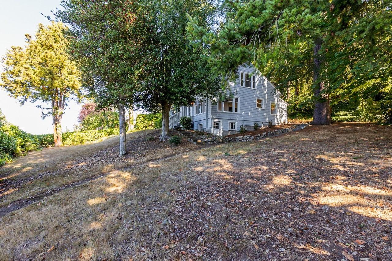 17020 35th Ave Sw - Photo 2 of 14