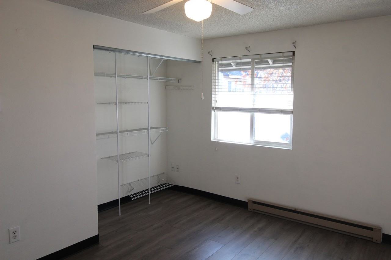 102 E Weile Ave - Photo 5 of 14