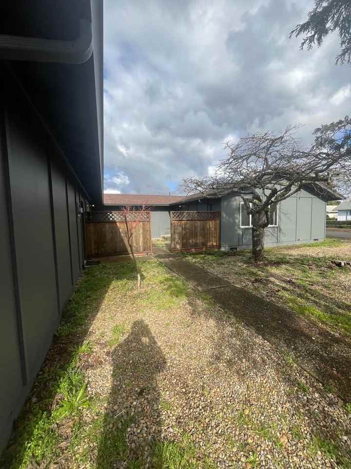 790 Northridge Ave - Photo 2 of 12