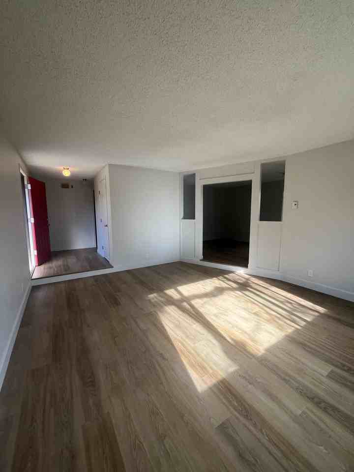 790 Northridge Ave - Photo 5 of 12