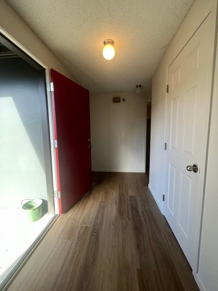 790 Northridge Ave - Photo 6 of 12