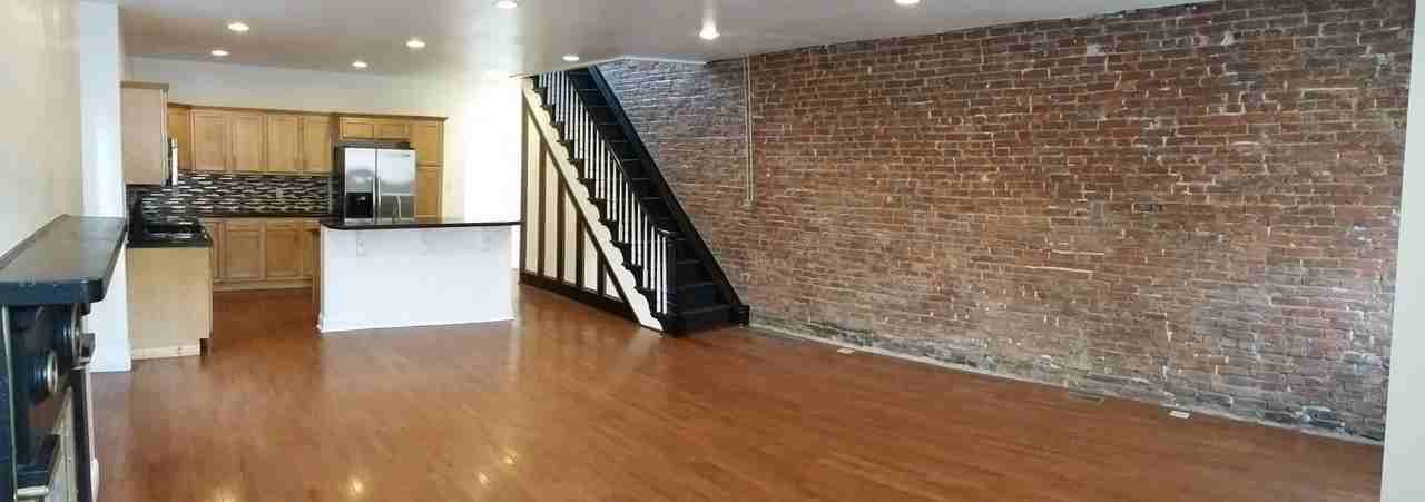 2855 Sarah St - Photo 6 of 13
