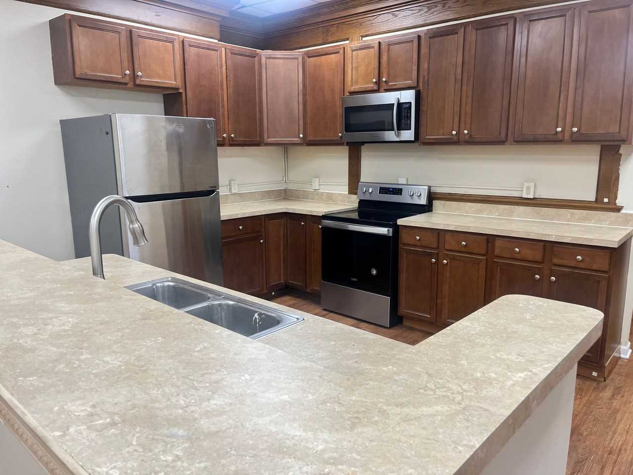 84 Main St - Photo 3 of 12