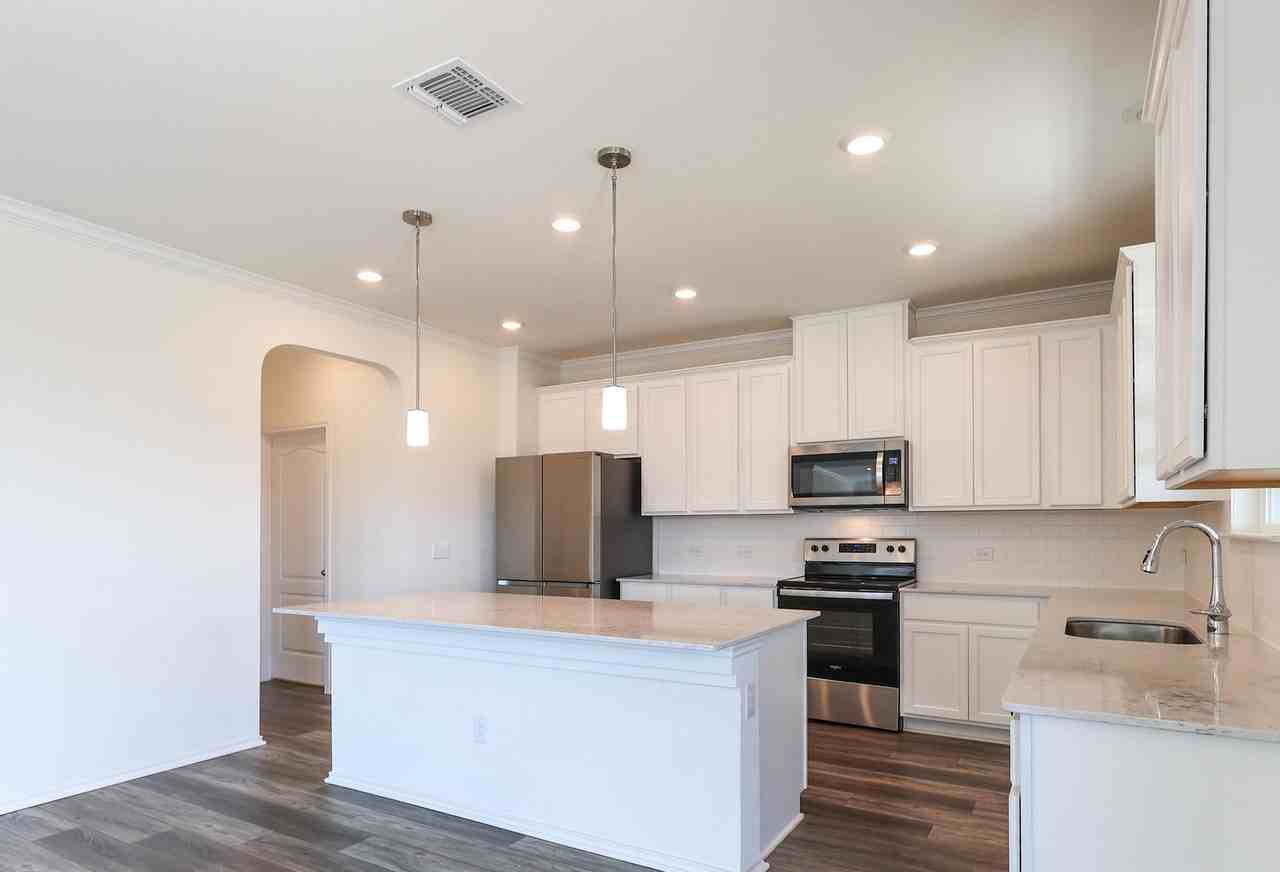 8203 Knoxville Trl - Photo 6 of 36